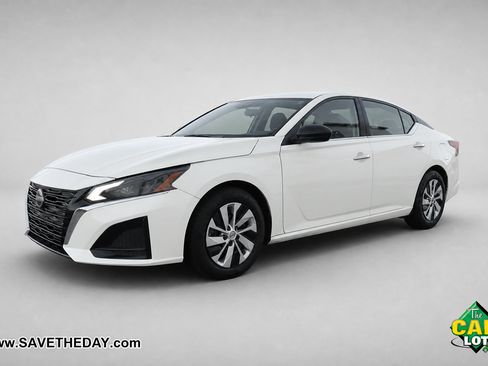 Used 2024 Nissan Altima 2.5 S FWD image 4