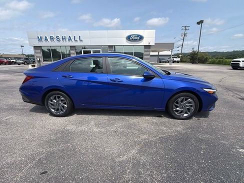 Used 2024 Hyundai Elantra SEL FWD image 4