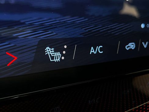 Used 2025 Chevrolet Traverse Z71 image 21