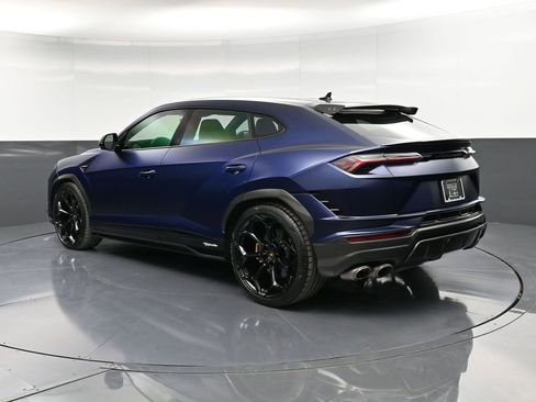 Used 2023 Lamborghini Urus Performante AWD/4WD image 3