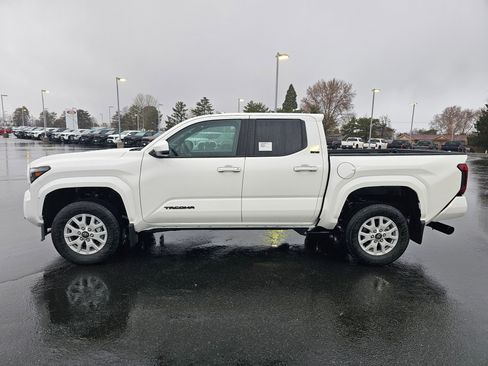 New 2026 Toyota Tacoma SR5 AWD/4WD image 2