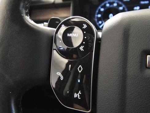 Used 2019 Land Rover Discovery HSE image 28