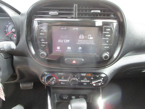 Used 2021 Kia Soul S FWD image 14