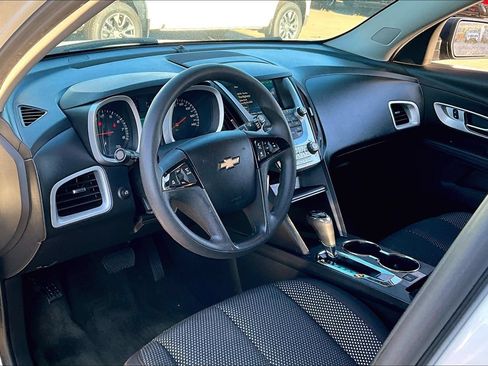Used 2017 Chevrolet Equinox LS FWD image 13