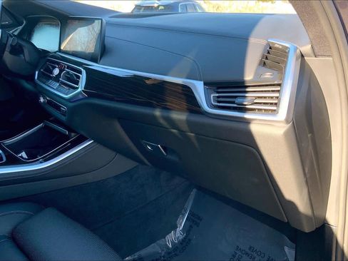 Used 2021 BMW X5 M50i w/ Executive Package image 19