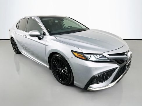 Used 2024 Toyota Camry XSE w/ Navigation Package FWD image 3