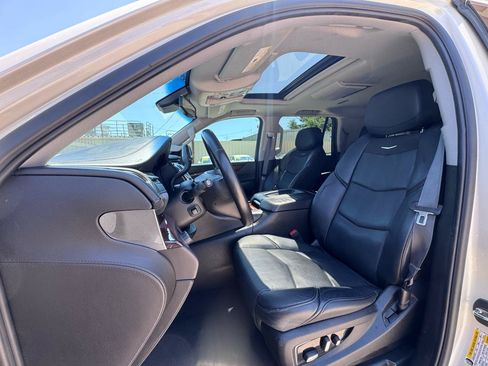 Used 2015 Cadillac Escalade Premium RWD image 18
