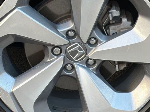 Used 2018 Honda Accord Touring image 6