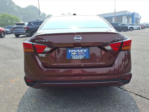 Used 2024 Nissan Altima 2.5 SV FWD image 4
