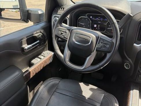 Used 2022 GMC Sierra 2500 Denali w/ Denali Ultimate Package image 14