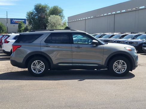 Used 2020 Ford Explorer XLT w/ Comfort Package AWD/4WD image 4