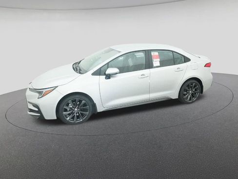 New 2026 Toyota Corolla SE image 2