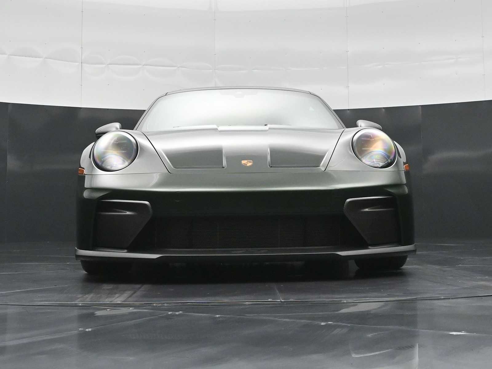 Certified 2026 Porsche 911 GT3 w/ Weissach Package RWD image 40
