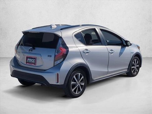 Used 2018 Toyota Prius C Two image 5