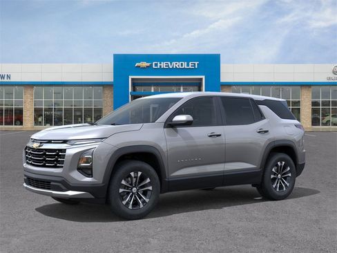 New 2026 Chevrolet Equinox LT image 2