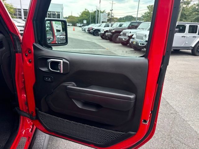 Used 2024 Jeep Wrangler Unlimited w/ Convenience Group AWD/4WD image 25