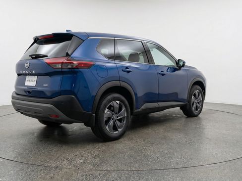 Used 2025 Nissan Rogue SV image 9