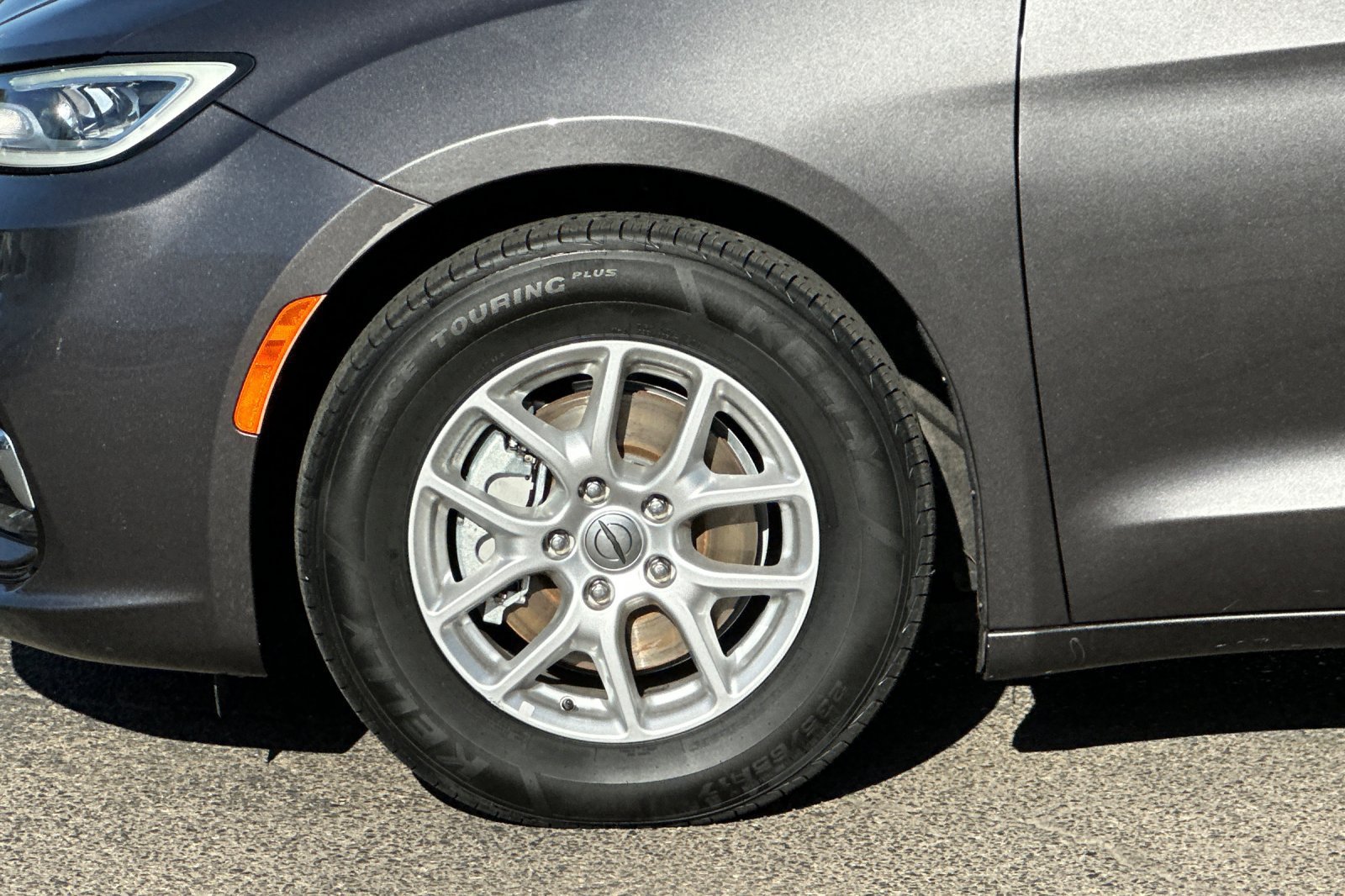 Used 2021 Chrysler Pacifica Touring-L FWD image 27