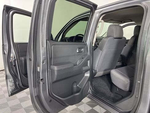 Used 2024 Nissan Frontier SV image 39