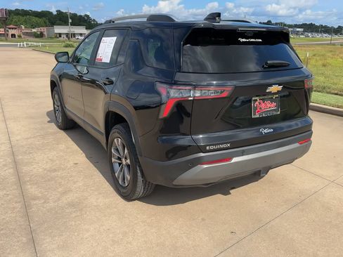 Used 2025 Chevrolet Equinox LT w/ Convenience Package II FWD image 7