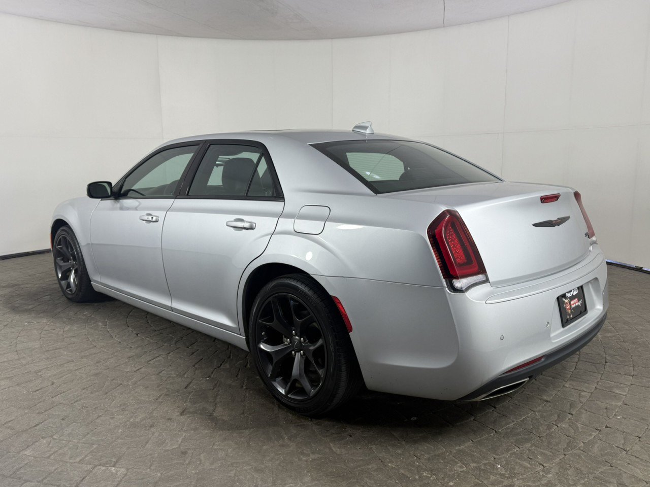 Used 2023 Chrysler 300 S RWD image 5