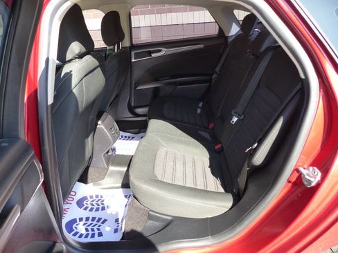 Used 2020 Ford Fusion SE FWD image 35