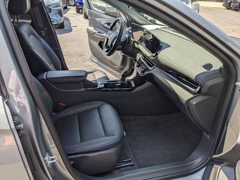 Used 2025 Buick Envista Sport Touring w/ Convenience I Package FWD image 18