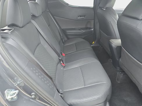 Used 2022 Toyota C-HR Limited FWD image 13