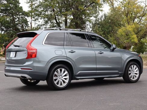 Used 2018 Volvo XC90 T6 Momentum w/ Convenience Package image 5