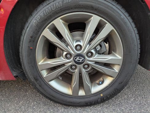 Used 2018 Hyundai Elantra SEL image 11