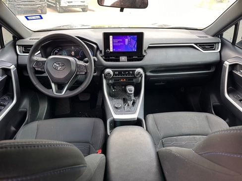Used 2024 Toyota RAV4 SE image 15