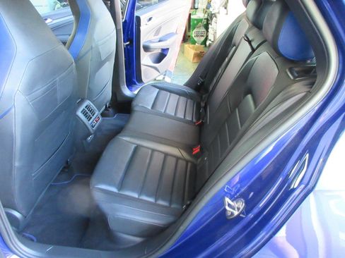 Used 2022 Volkswagen Golf R AWD/4WD image 40