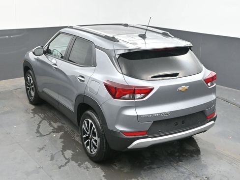 New 2026 Chevrolet TrailBlazer LT w/ LT Cold Weather Package FWD image 38