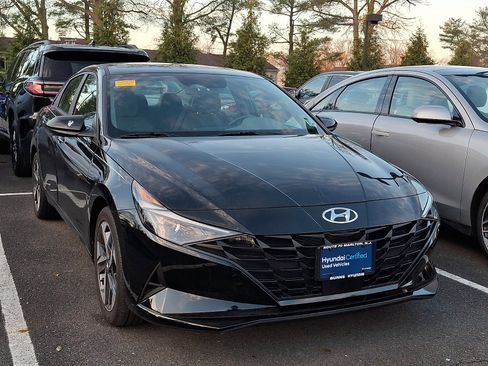 Certified 2023 Hyundai Elantra SEL w/ Convenience Package image 2