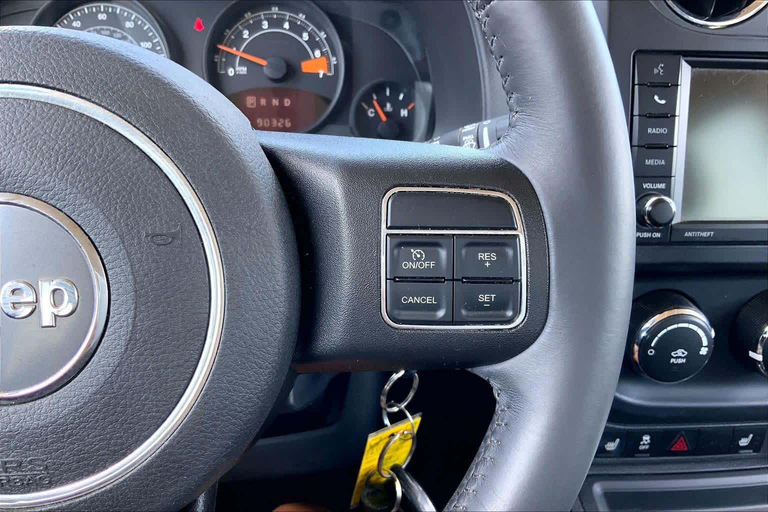 Used 2016 Jeep Patriot High Altitude FWD image 23