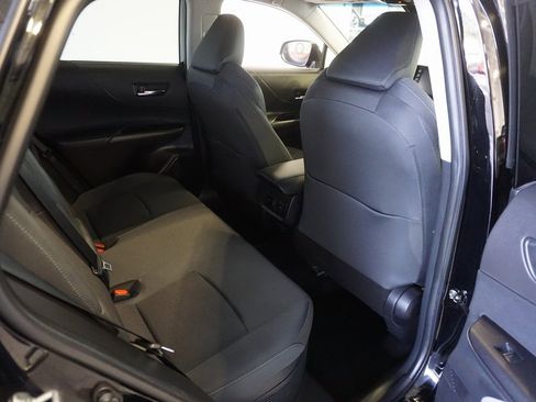 Certified 2022 Toyota Venza LE image 22