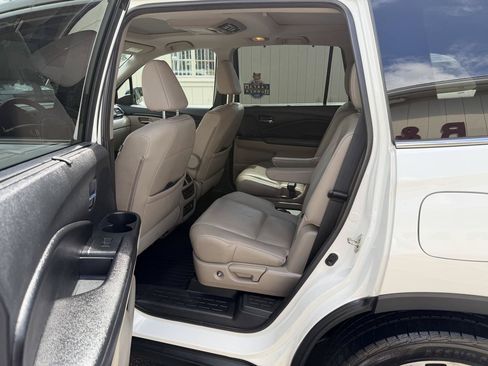Used 2017 Honda Pilot Elite image 16