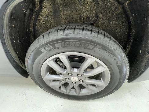 Used 2024 GMC Terrain SLT AWD/4WD image 11