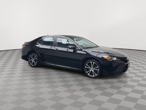 Used 2019 Toyota Camry SE image 33