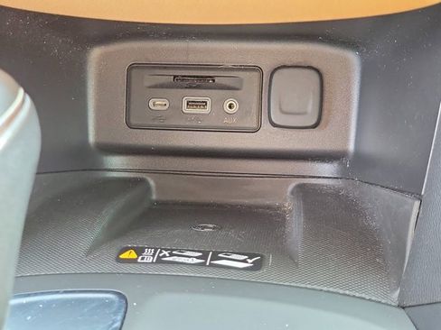 Used 2019 Chevrolet Equinox Premier image 30