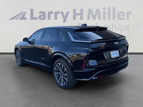 Used 2026 Cadillac Lyriq Premium Sport AWD/4WD image 3