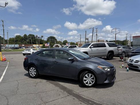 Used 2016 Toyota Corolla FWD image 6