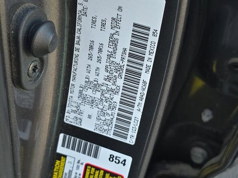 Used 2018 Toyota Tacoma TRD Off-Road image 56