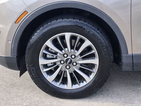 Used 2020 Lincoln Nautilus Reserve AWD/4WD image 8