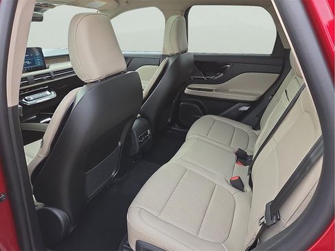 New 2026 Lincoln Corsair Reserve image 9