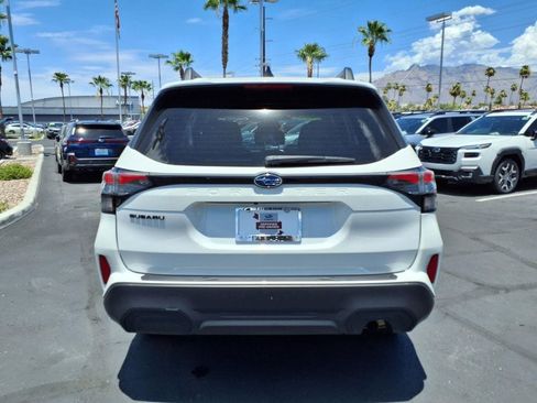 Used 2026 Subaru Forester Premium AWD/4WD image 11