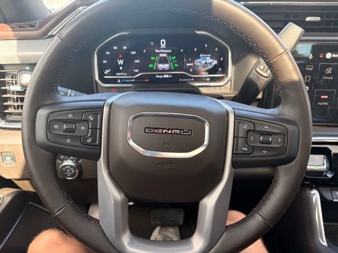 Used 2025 GMC Sierra 3500 Denali w/ Denali Reserve Package AWD/4WD image 21