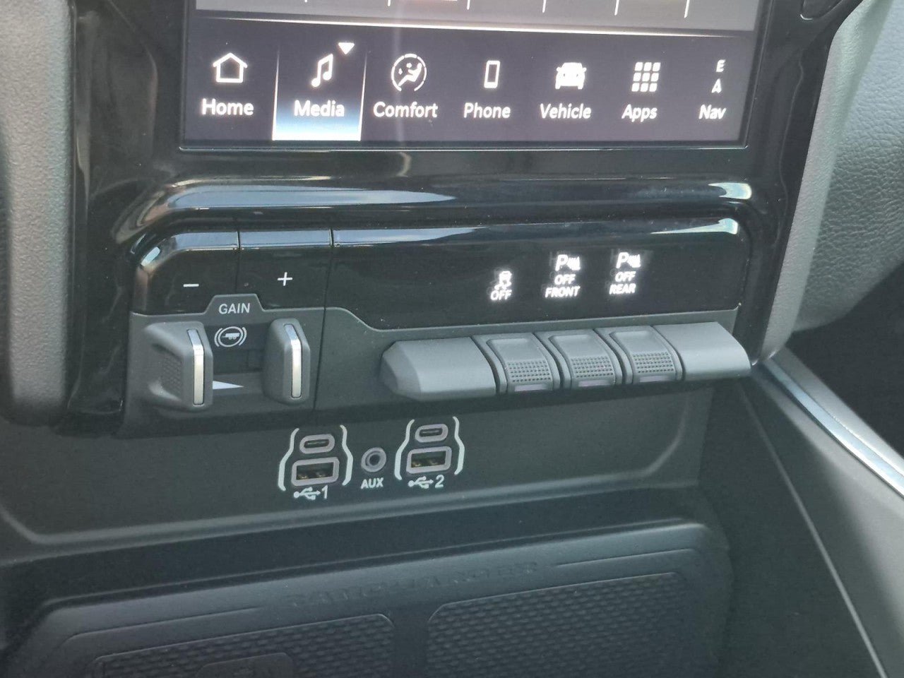 Used 2025 RAM 1500 Laramie w/ Laramie Southwest Edition AWD/4WD image 35