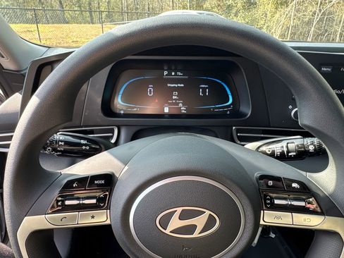 New 2026 Hyundai Elantra SE image 16