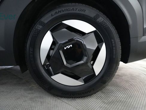 Used 2024 Kia EV9 Light Long Range RWD image 9